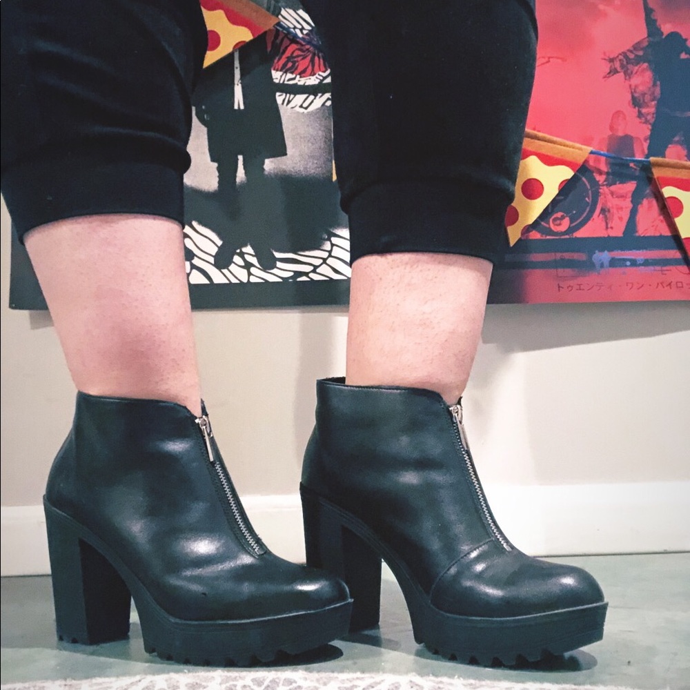 chunky heel booties - Picture 2 of 2